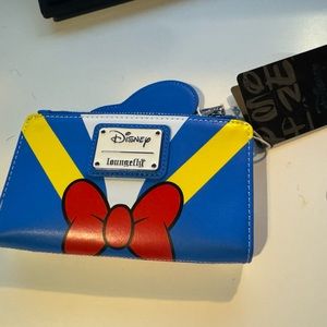 BNWT Donald Duck Loungefly wallet